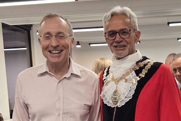 Andy Slaughter with Cllr Ranjit Gill at the Mayor Making ceremony