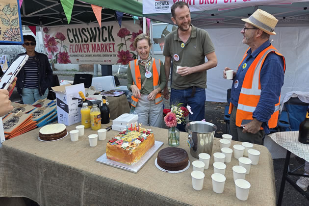 Andy Slaughter MP and the Mayor of Hounslow Amy Croft apple bobbing