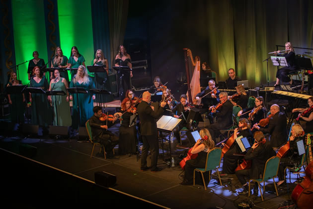 The Cantiamo Singers with the Fulltone Orchestra