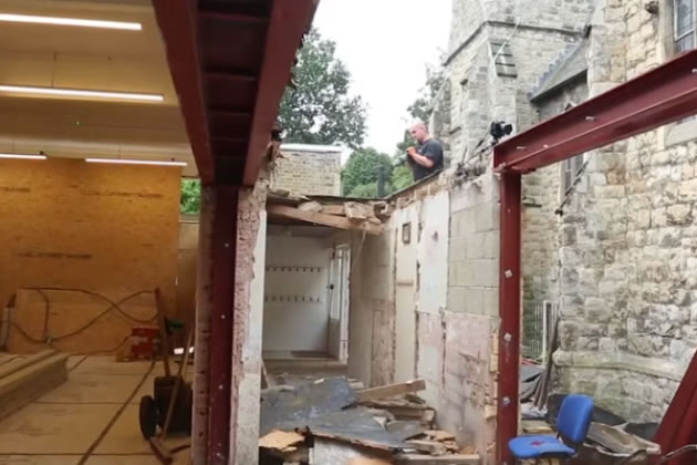 A new glass roof will be place between the existing buildings 